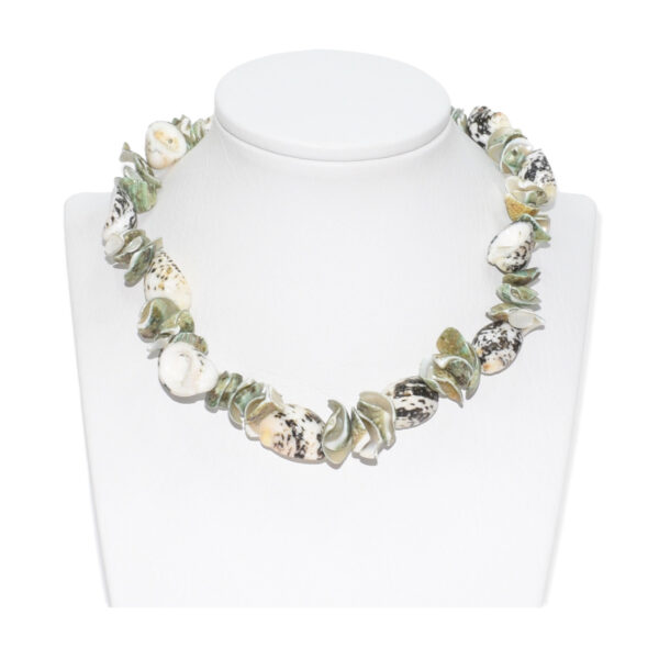 Collar Concha de Caracol + Fragmentos Verde Blanco 12-14mm