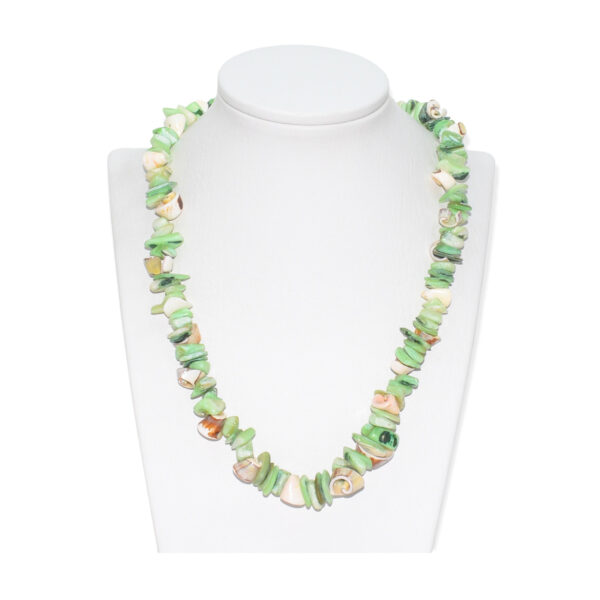Collar Concha de Caracol + Fragmentos Verde Manzana 12-14mm