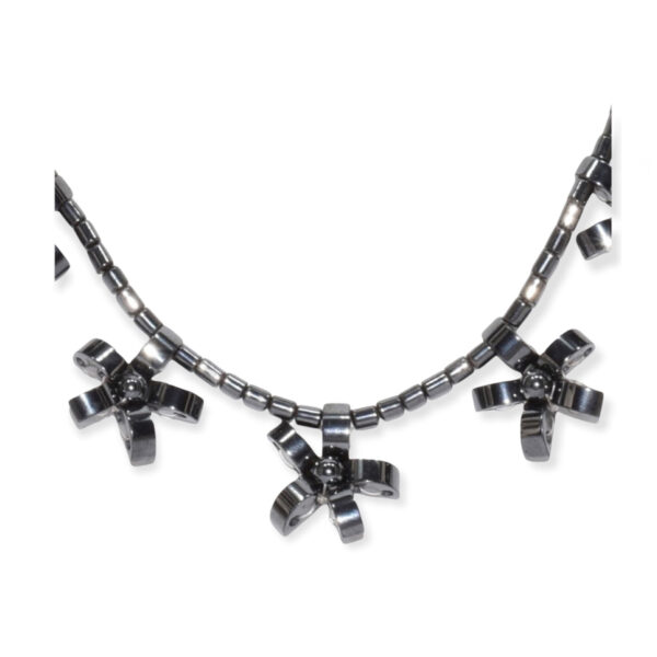 Collar Hematita con Colgante Flores - Image 2