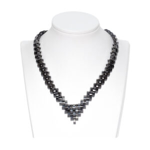 Collar Hematita con Colgante Triangular Completo